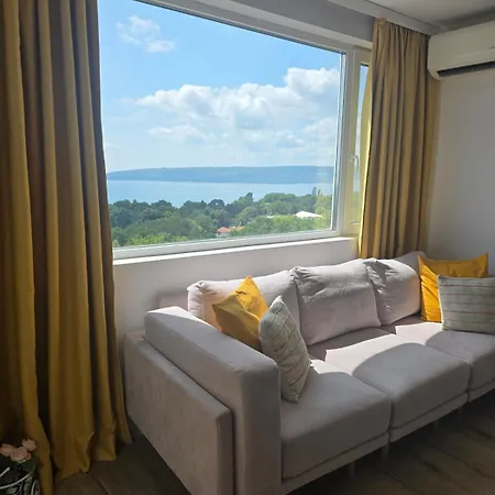 Sea View *